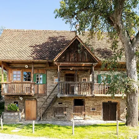 Holzpoidl Apartment *