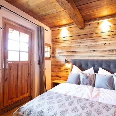 Holzpoidl Apartment *