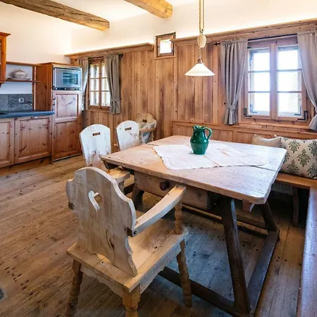 Holzpoidl Apartment *